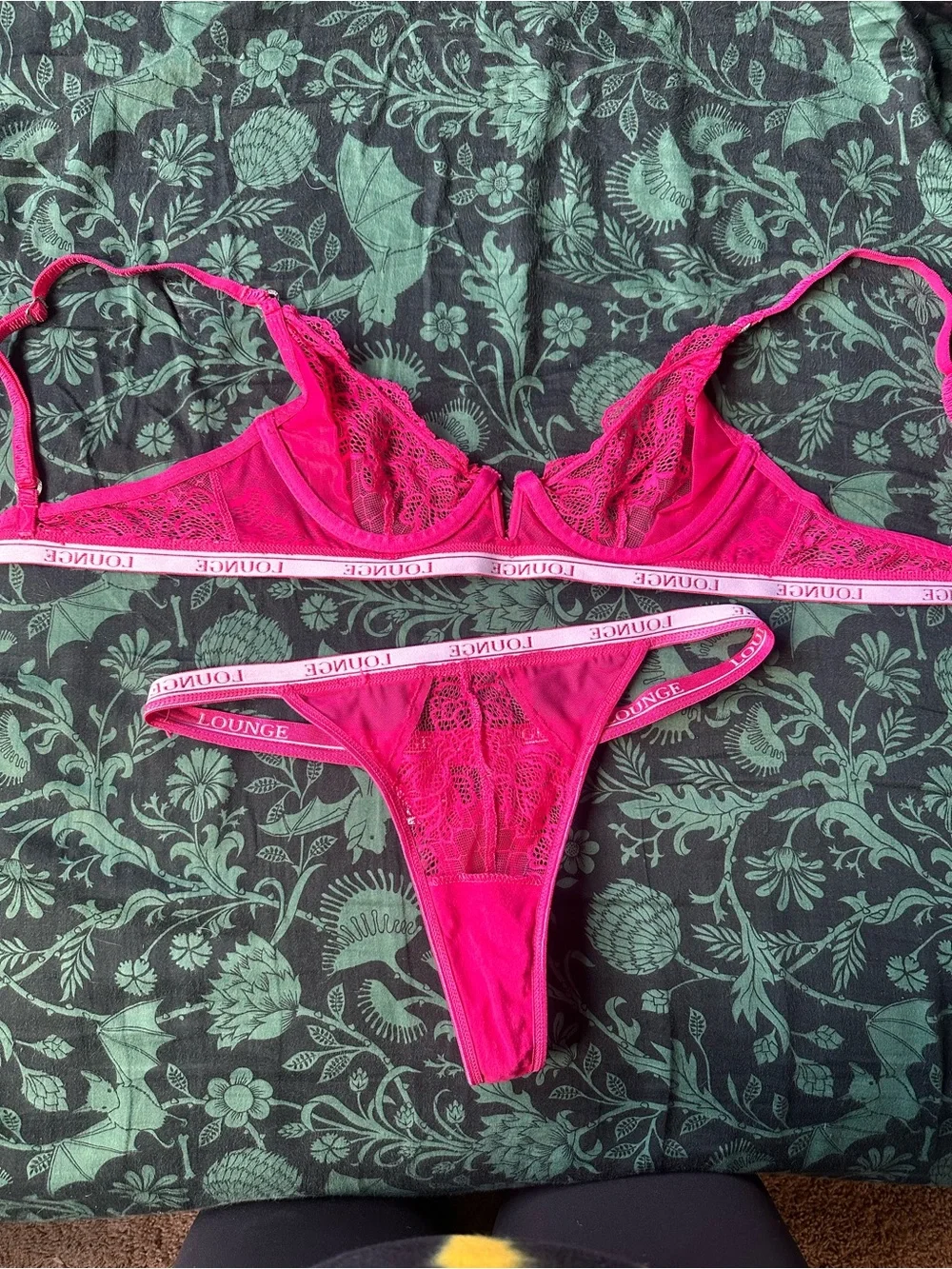 Royal Balcony Bra & Thong Set - Hot Pink